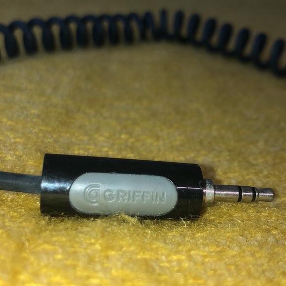 Griffin Aux audio cord / purchase from Amazon/ no box gently used - Picture 3 of 4